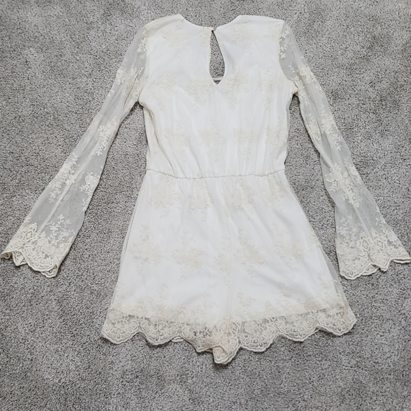 Lace Romper - Picture 3 of 4